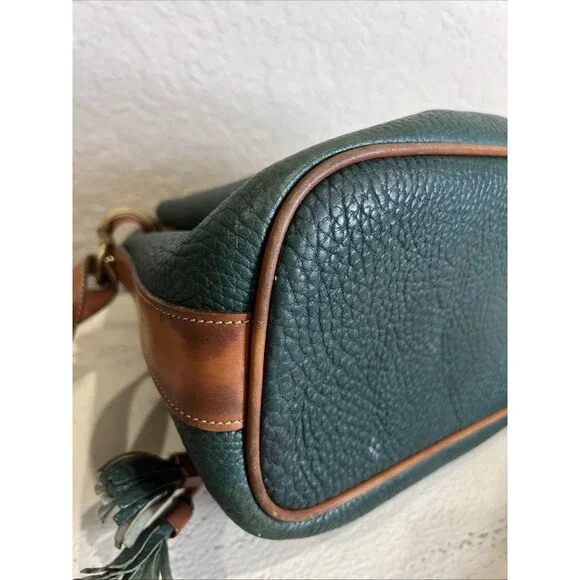 Vintage Dooney & Bourke Green All Weather Pebbled Leather Drawstring Bucket Bag - Picture 8 of 16